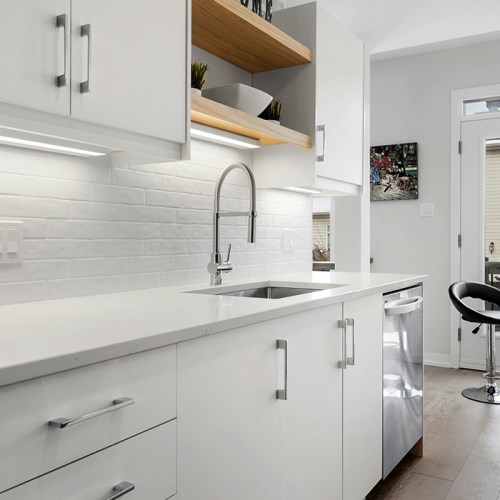 مینیمالیسم در آشپزخانه: انتخاب یراق‌آلات ساده و شیک